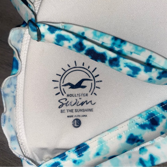 Hollister Vibrant Blue Patterned Bikini Top - Picture 2 of 3
